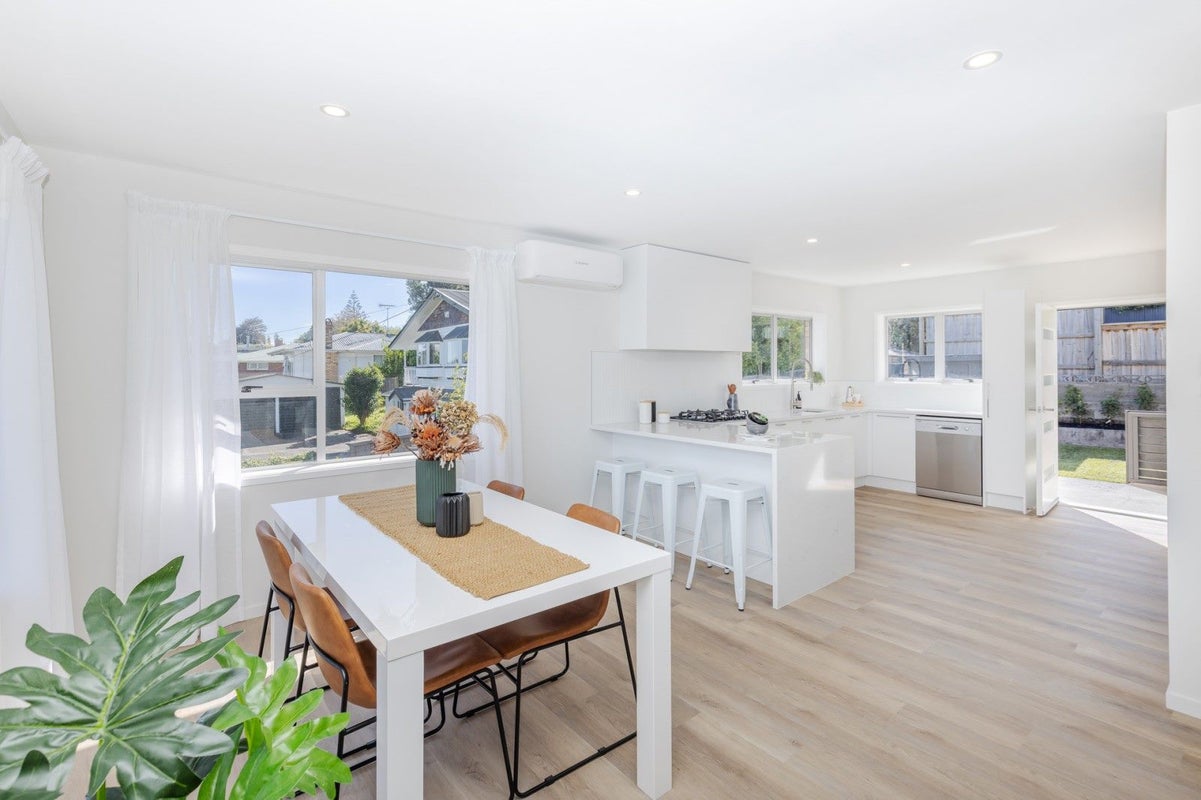 10A Tarbett Road, Hillcrest, Hamilton - Carousel 1