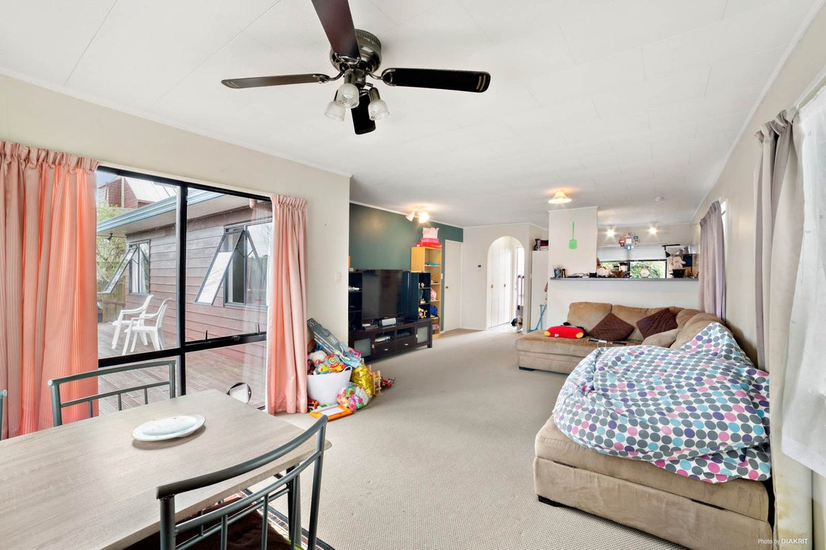 2/6 ALTAIR PLace, Windsor Park, Auckland - Carousel 2