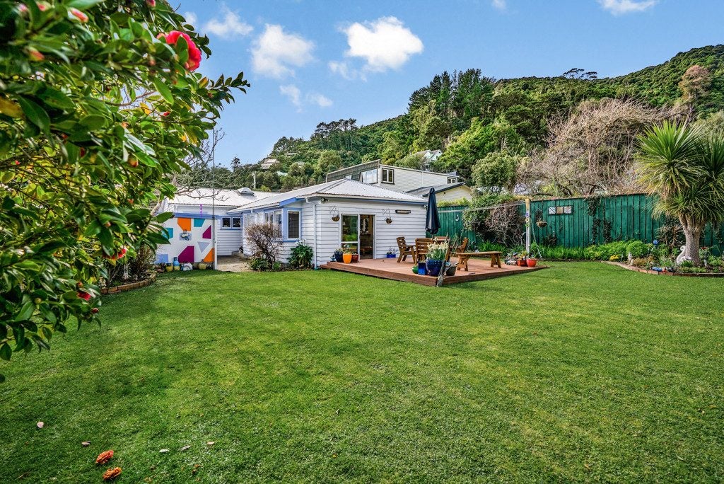 52 Norton Park Avenue, Fairfield, Lower Hutt - Carousel 1