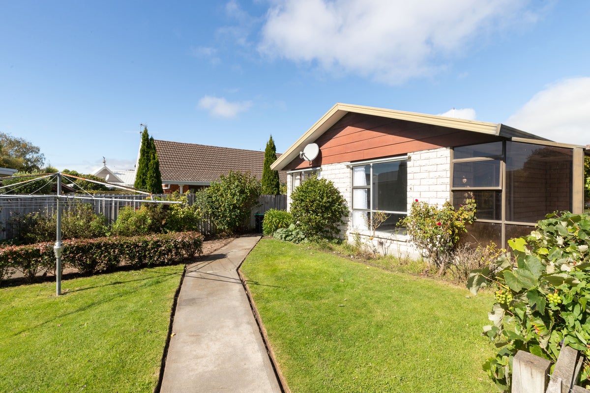 17 Rearsby Drive, Halswell, Christchurch - Carousel 1