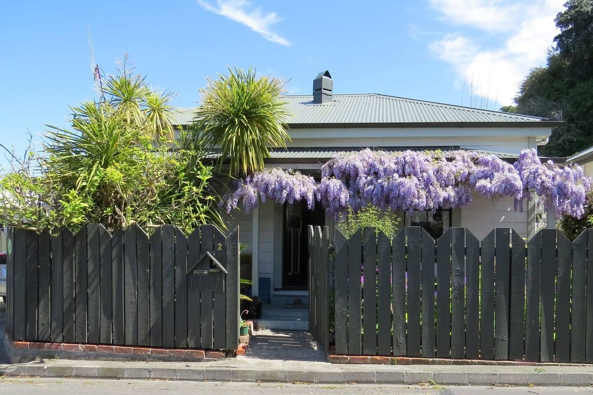 2 Paradise Road, Napier South, Napier - Carousel 2