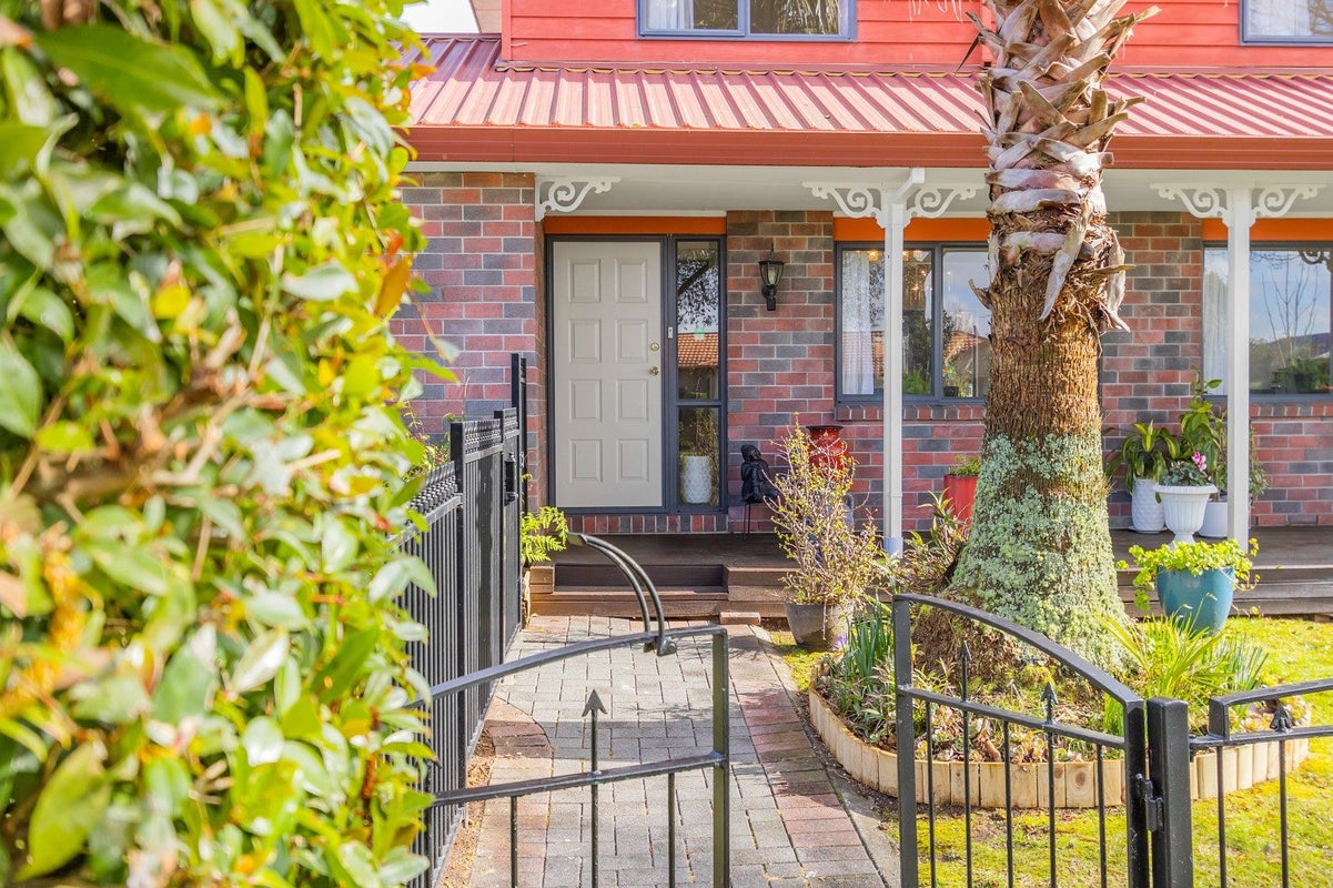 128 Collins Road, Melville, Hamilton - Carousel 2