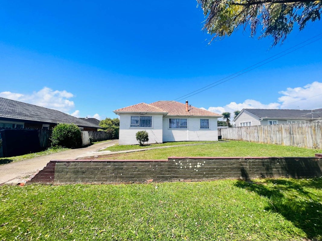 7 Frances Street, Manurewa, Auckland - Carousel 1