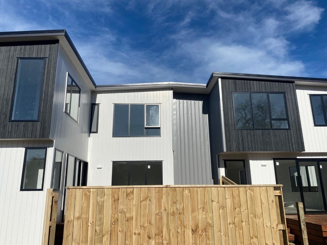 30A Collins Avenue, Tawa, Wellington - Carousel 1