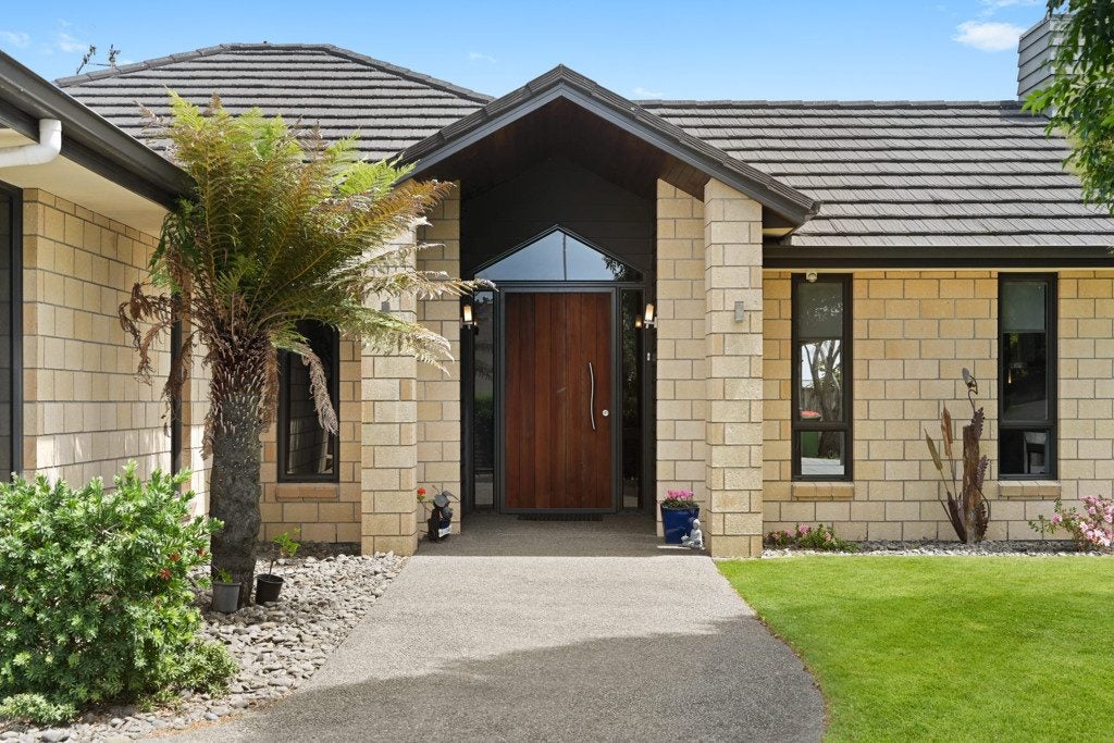 2 Ebony Court, Rototuna North, Hamilton - Carousel 1