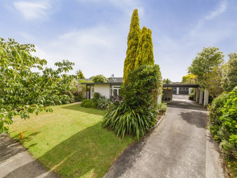 11 Rakino Place, Awapuni, Palmerston North - Carousel 1