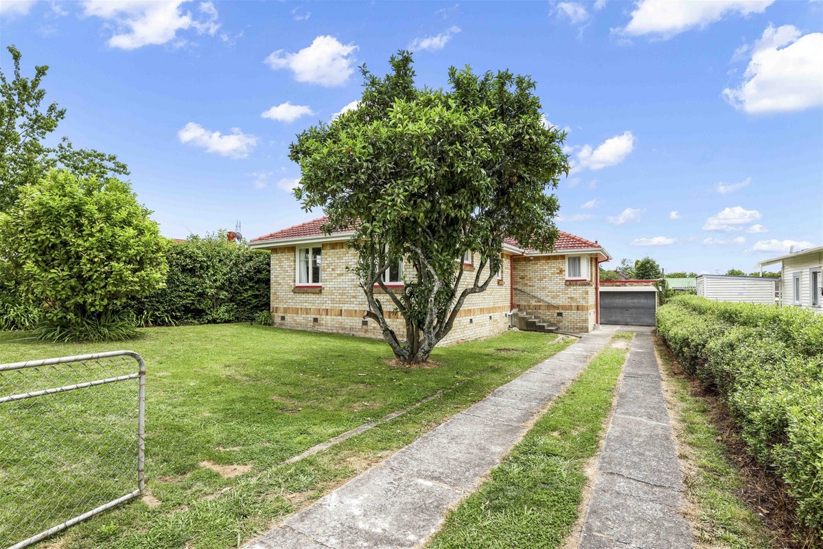 273 Clarkin Road, Fairfield, Hamilton - Carousel 2