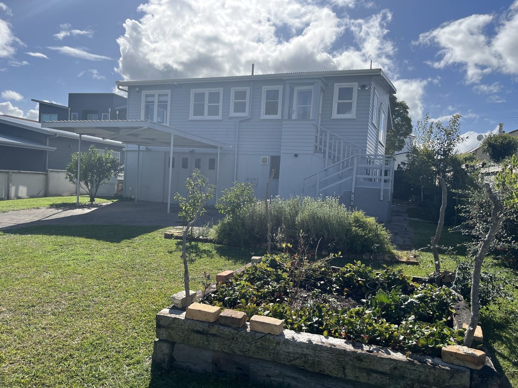 23 Hawke Crescent, Beachlands, Auckland - Carousel 2