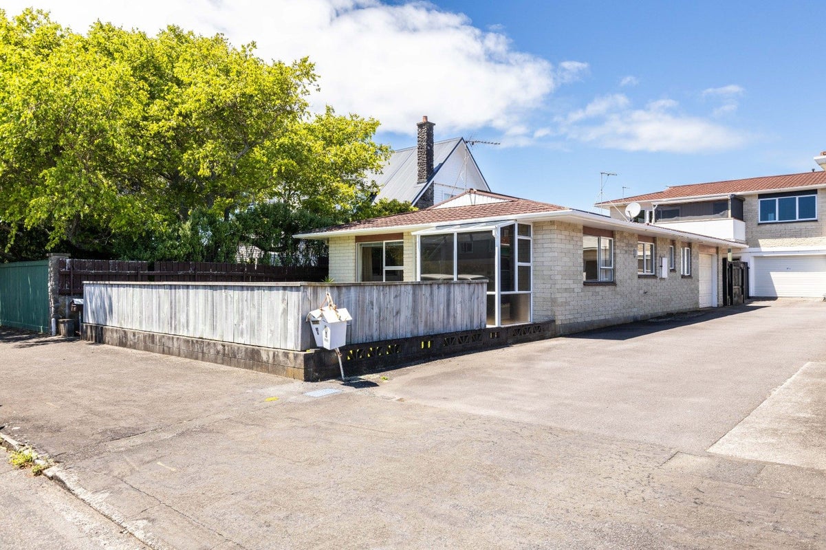 57 Barrett Street, Westown, New Plymouth - Carousel 1