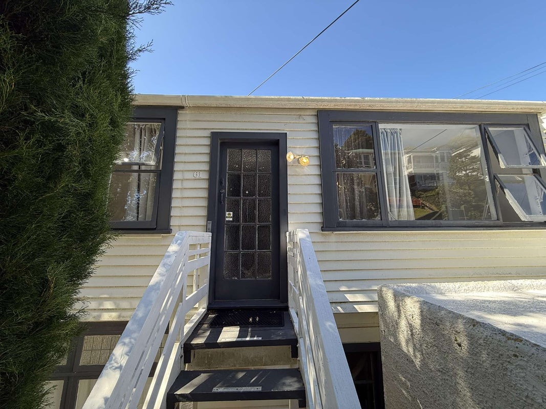 61 Rolleston Street, Mount Cook, Wellington - Carousel 1