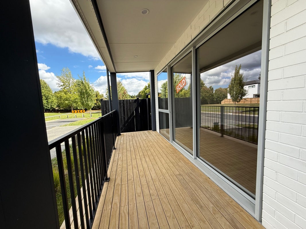 25 Yellow Pear Lane, Karaka, Papakura - Carousel 21