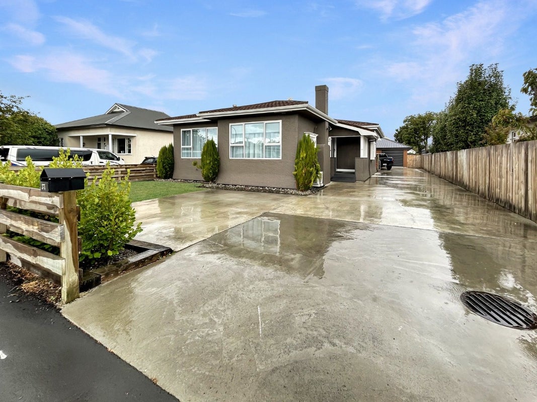 37 Lyndhurst Street, Takaro, Palmerston North - Carousel 1