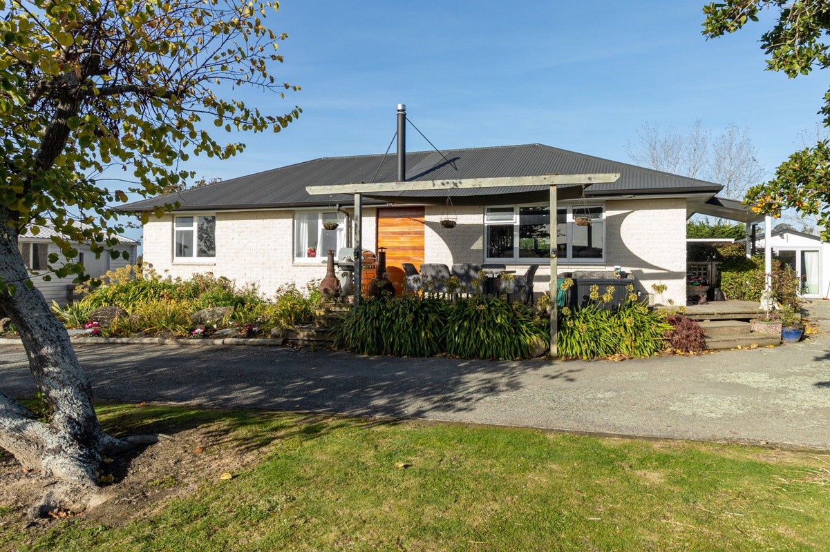 871 Arowhenua Road, Kerrytown - Carousel 1