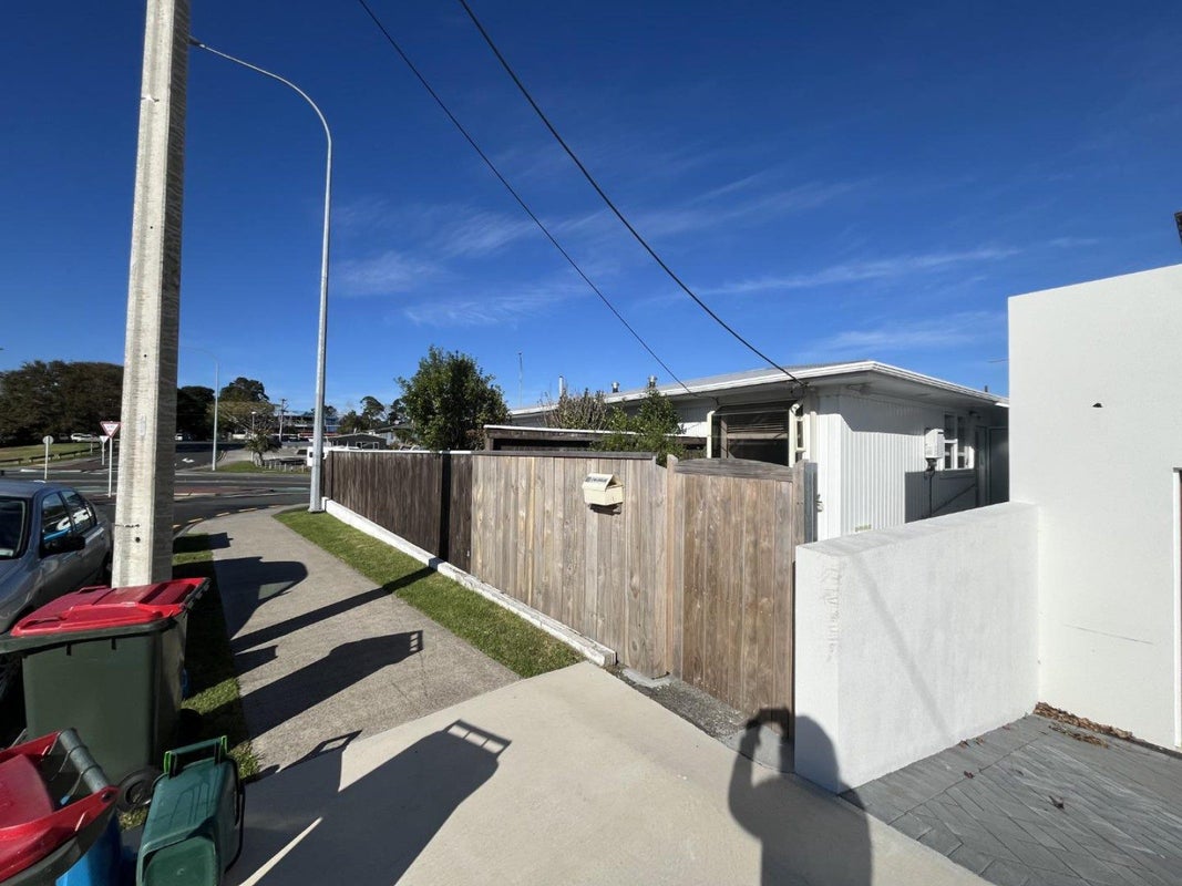 28 Watson Street, Strandon, New Plymouth - Carousel 1