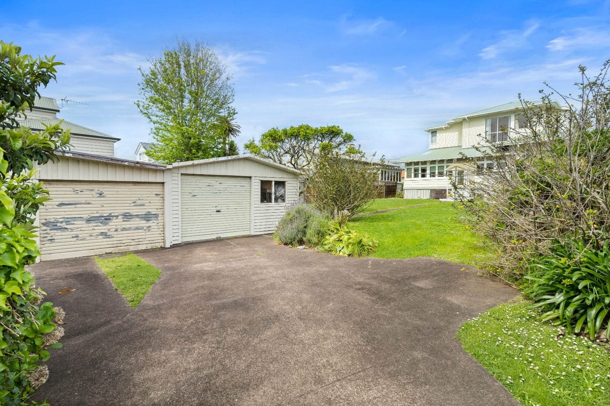 103 Queen Street, Northcote Point, Auckland - Carousel 21