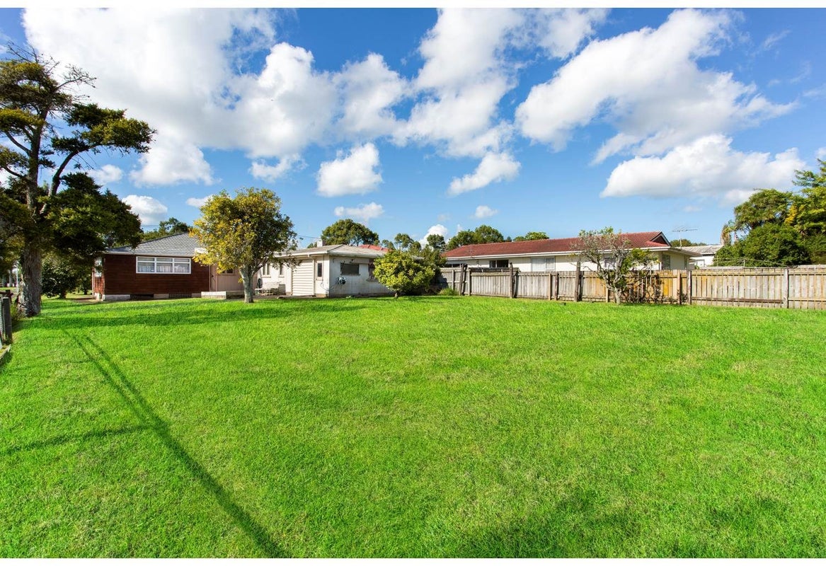 20 Koromiko Street, New Lynn, Auckland - Carousel 2