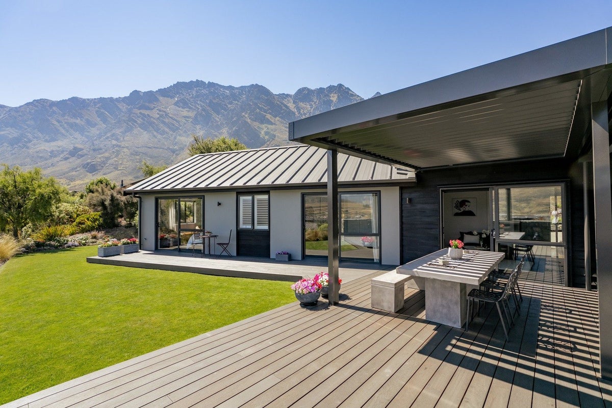 15 McKellar Drive, Jacks Point, Queenstown - Carousel 2