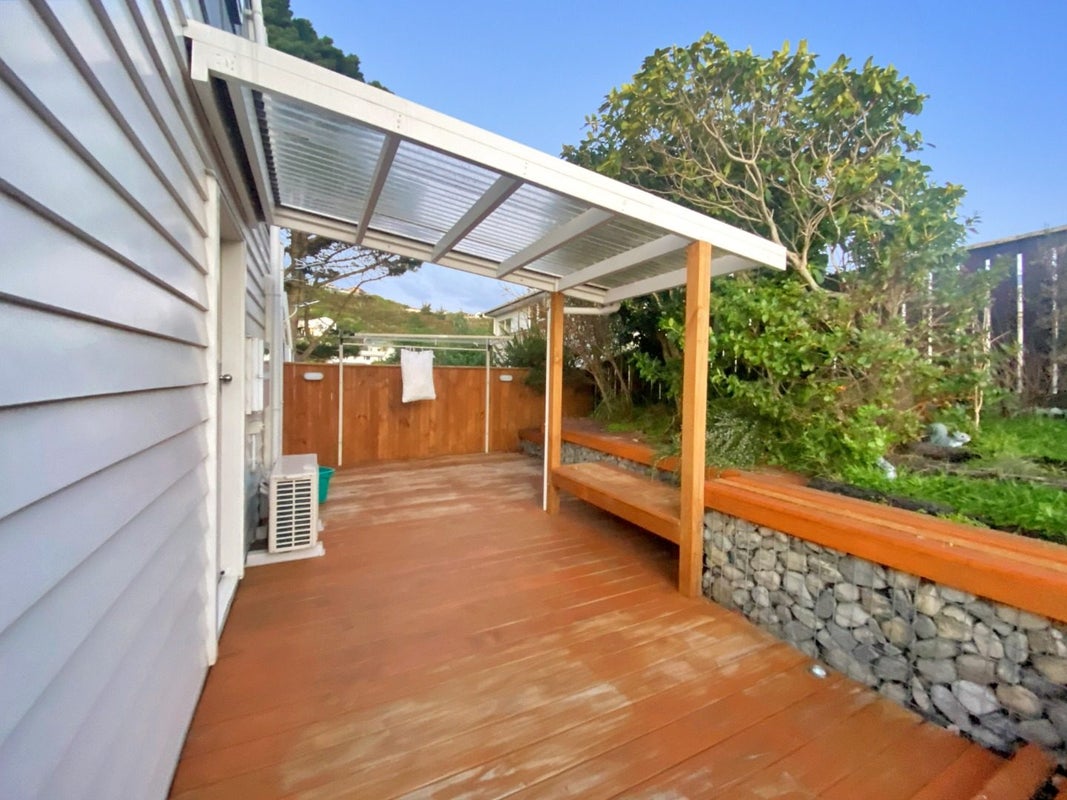12 Glen Alton Avenue, Paparangi, Wellington - Carousel 2