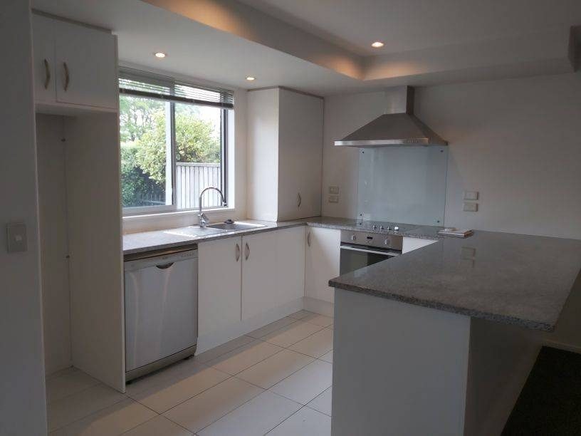 2 Yew Tree Lane, Hillmorton, Christchurch - Carousel 2