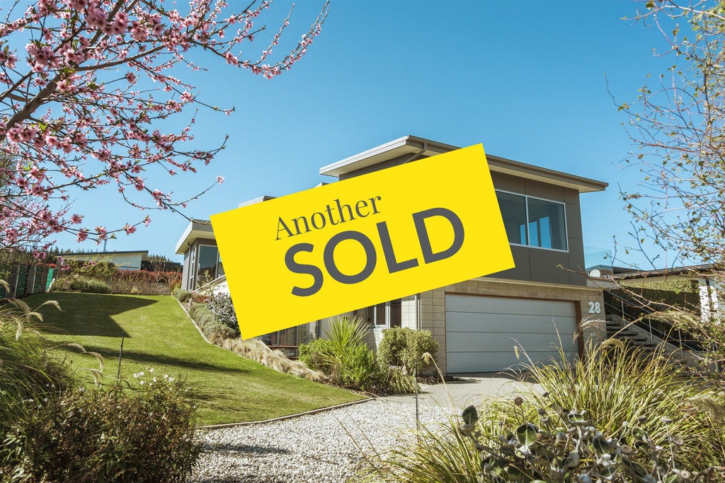 28 Westview Road, Wanaka - Carousel 1