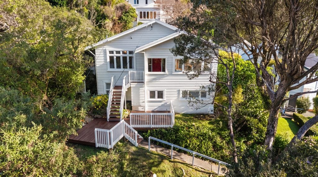 33 Oban Street, Wadestown, Wellington - Carousel 1