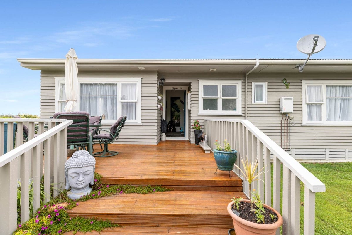 561 Settlement Road, Kaiwaka - Carousel 1