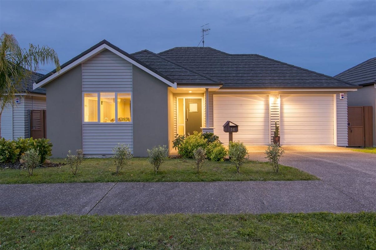 16 Lanyard Street, Pyes Pa, Tauranga - Carousel 2
