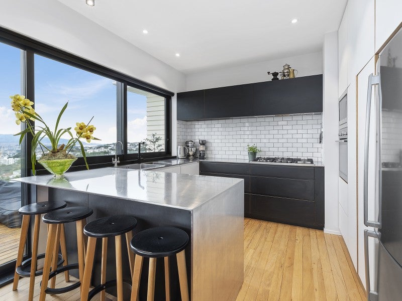 5 Karepa Street, Brooklyn, Wellington - Carousel 1
