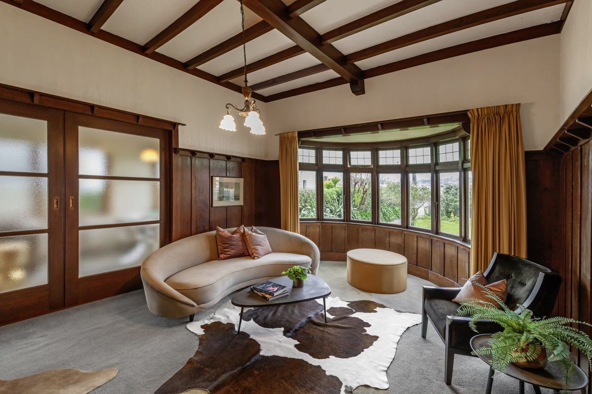 224 Queens Drive, Lyall Bay, Wellington - Carousel 2
