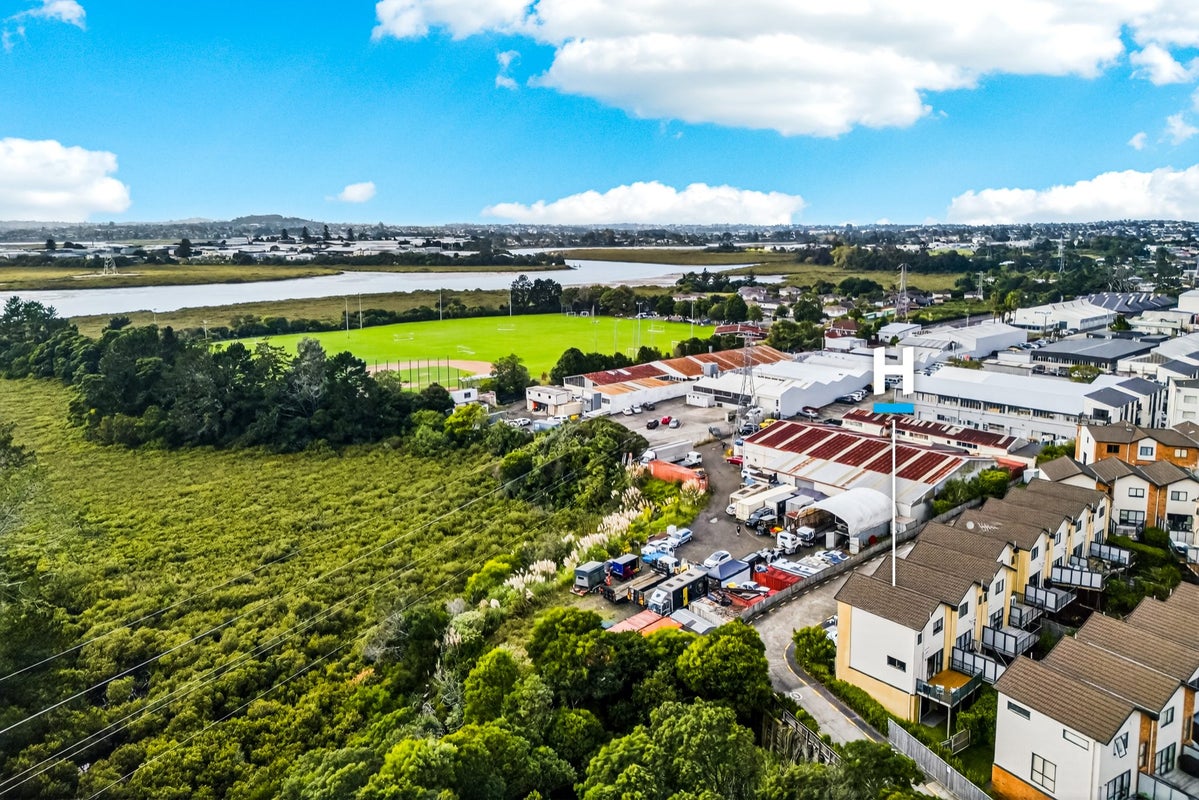 213/172 Mcleod Road, Te Atatu South, Auckland - Carousel 22