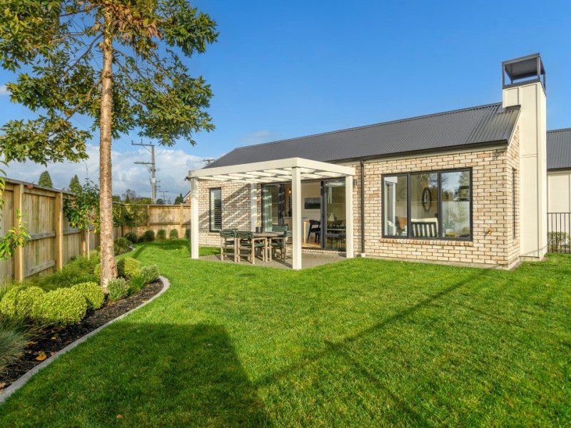 1 Theodore Lane, Bethlehem, Tauranga - Carousel 1