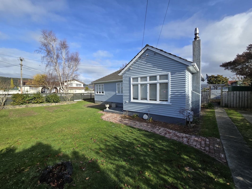 19 Henry Street, Ebdentown, Upper Hutt - Carousel 2