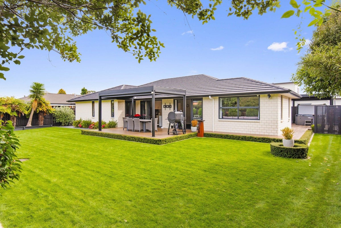47 San Priamo Place, Paraparaumu Beach, Paraparaumu - Carousel 1