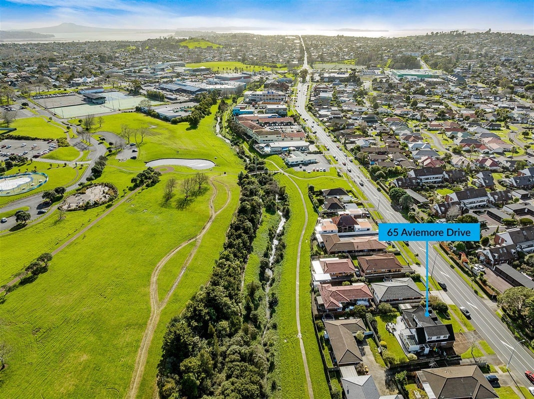 65 Aviemore Drive, Highland Park, Auckland - Carousel 36