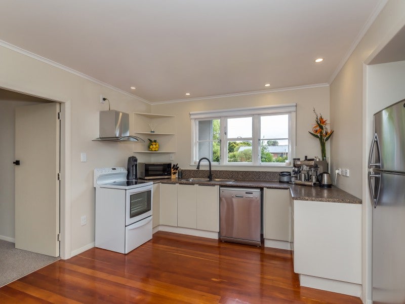 71 Park Avenue, Waitarere Beach, Levin - Carousel 2