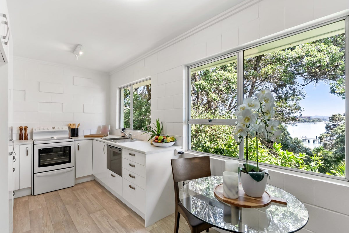 5/7 Beach Haven Road, Beach Haven, Auckland - Carousel 2