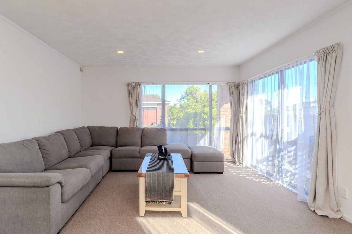 5 Peter Button Place, Johnsonville, Wellington - Carousel 2