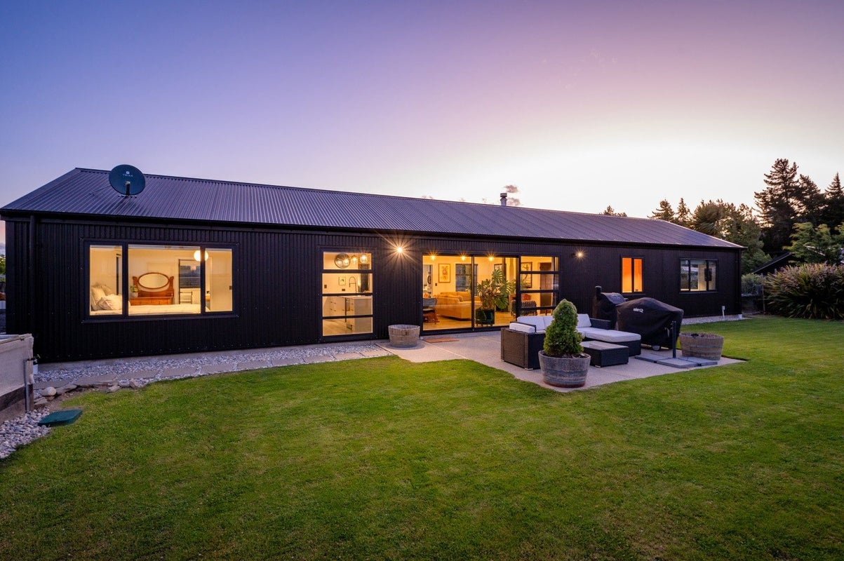 7 Francis Lane, Wanaka - Carousel 2