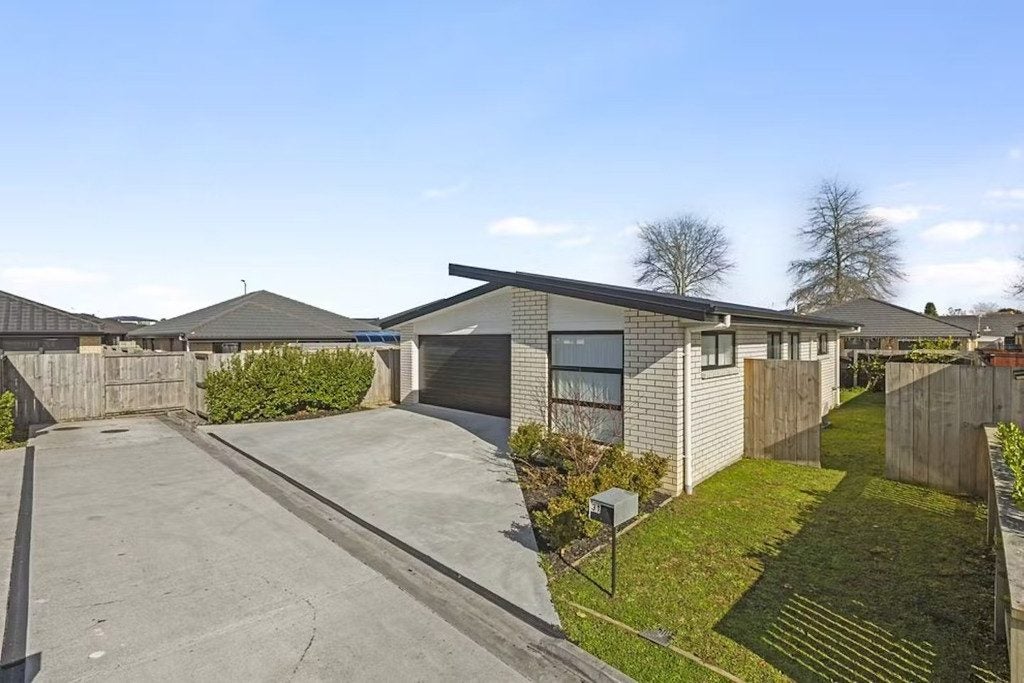 31 Benjamin Avenue, Rototuna North, Hamilton - Carousel 2