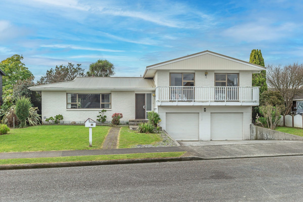 69 Highbury Drive, Levin, Levin - Carousel 1
