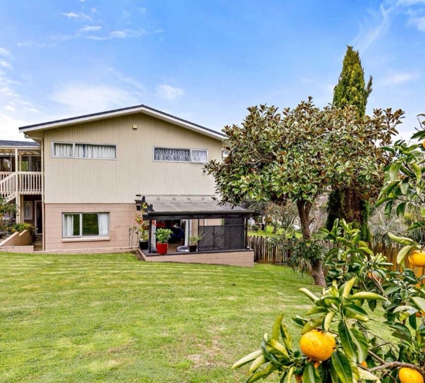 80 Ravenwood Drive, Forrest Hill, Auckland - Carousel 1