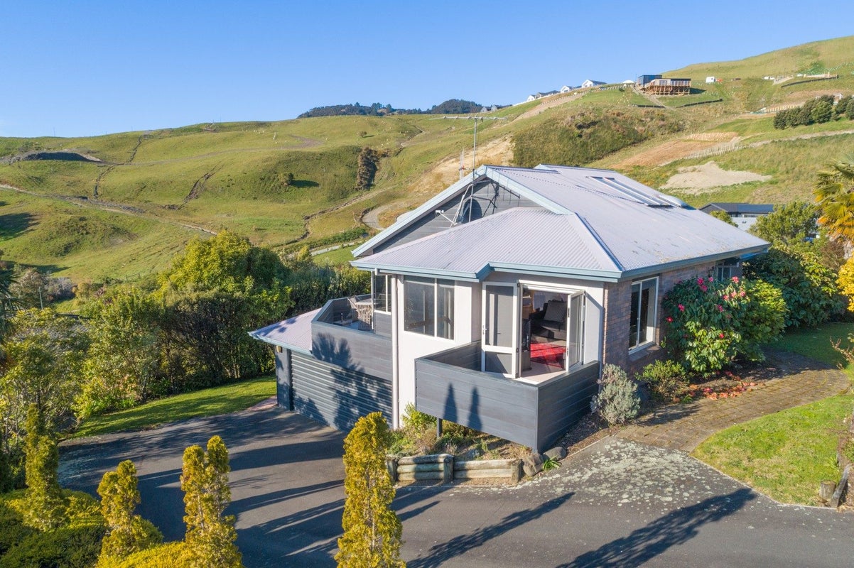 8 Ruffell Place, Atawhai, Nelson - Carousel 1