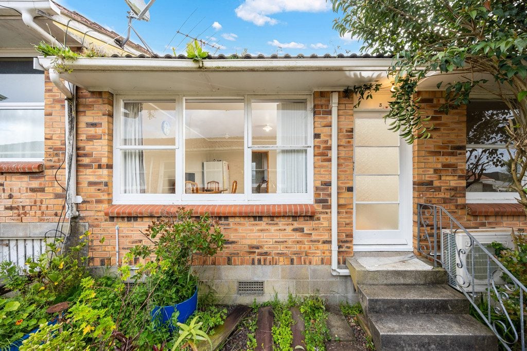 3/135 Titirangi Road, New Lynn, Auckland - Carousel 1