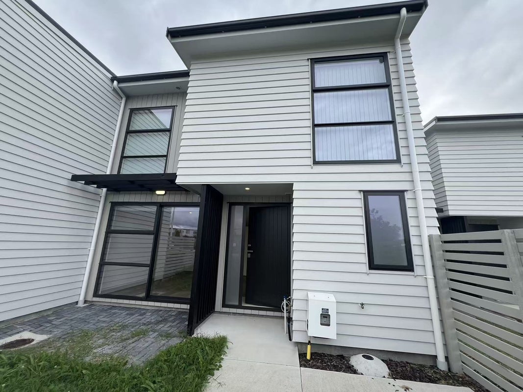 27 Karikari Crescent, Takanini, Auckland - Carousel 1