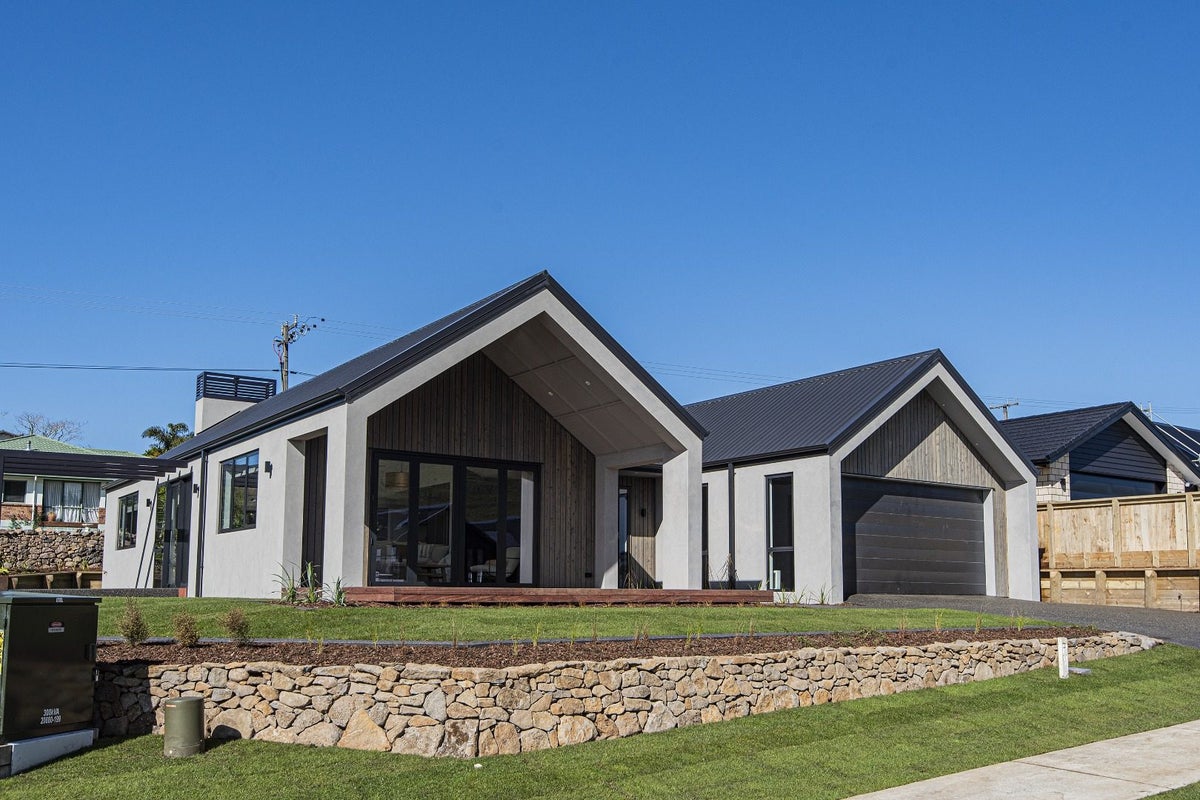 80 Rock Ridge Drive, TE KAMO - Carousel 2