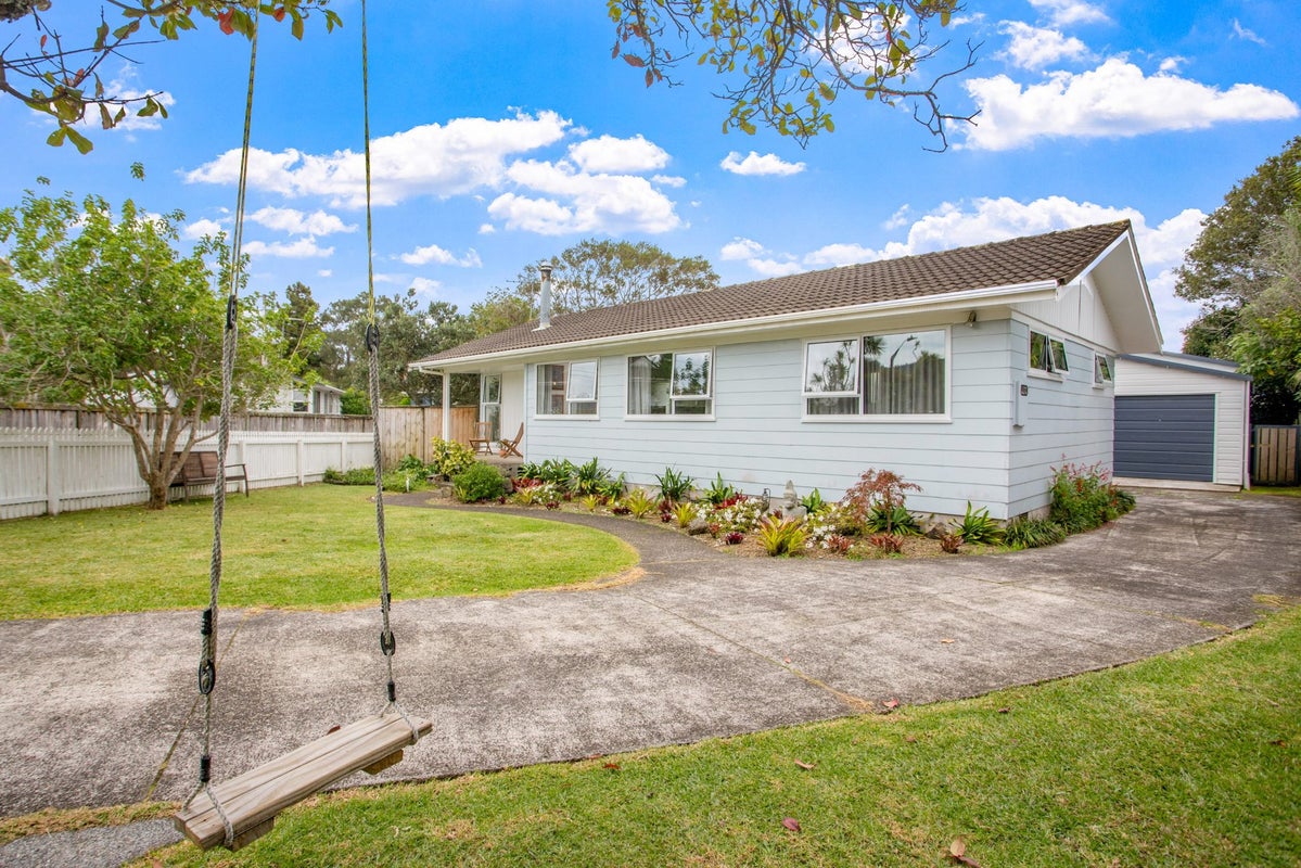 9 John F Kennedy Place, Glen Eden, Auckland - Carousel 2
