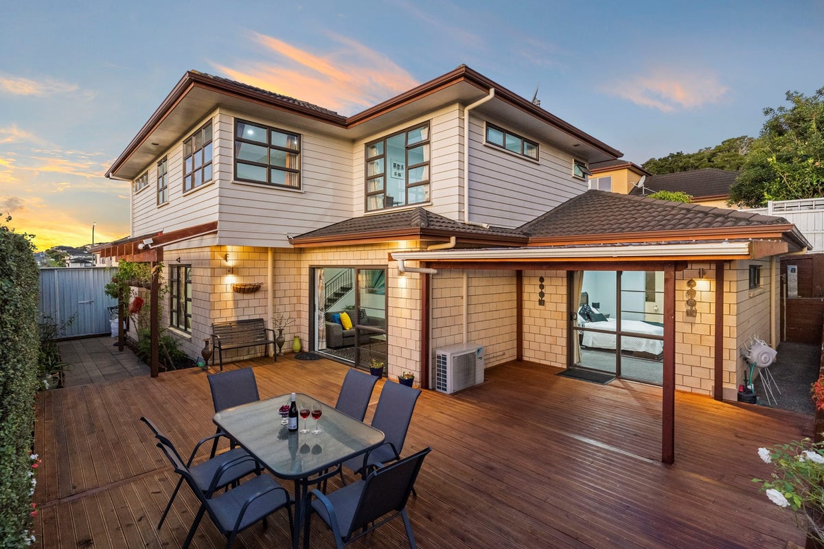 6 Valderama Drive, Flat Bush, Auckland - Carousel 2
