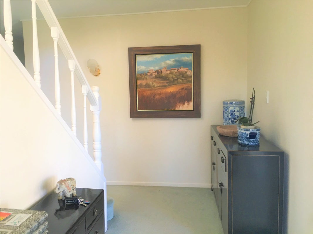 16 Oliver Twist Avenue, Mellons Bay, Auckland - Carousel 2