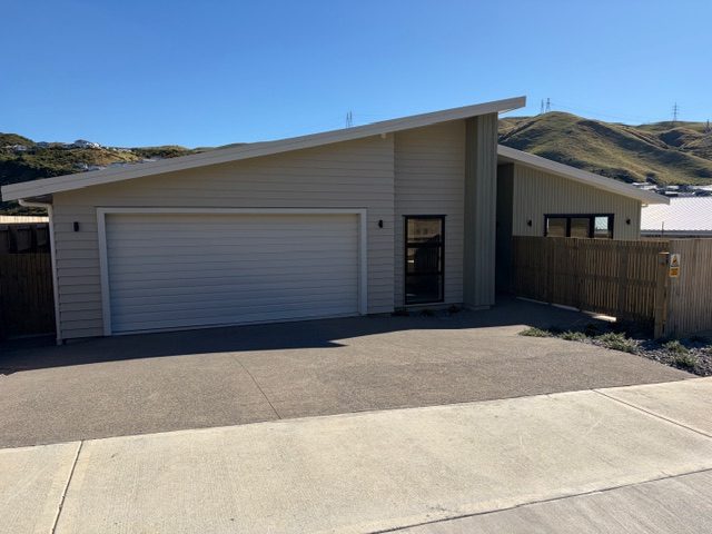 67 Crompton Avenue, Churton Park, Wellington - Carousel 1