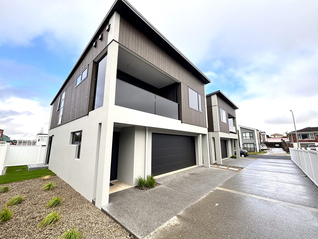 6 Sorrel Crescent, Bucklands Beach, Auckland - Carousel 1